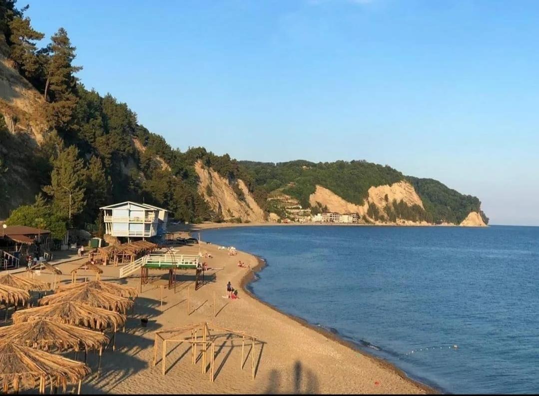 Zolotaya Buhta 10 Ξενοδοχείο Πιτσούντα Εξωτερικό φωτογραφία